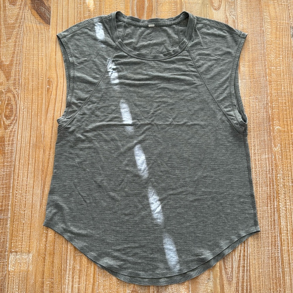 Lululemon tank